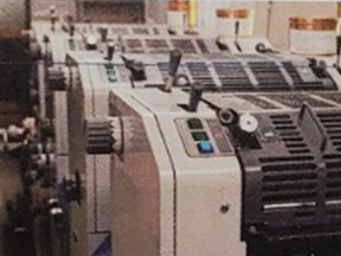 オフセット印刷機